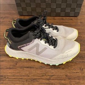 NB women’s sneakers